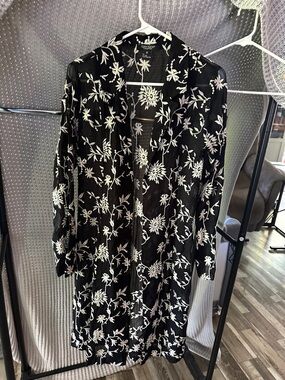 Karen Kane Black & White Floral Long Jacket